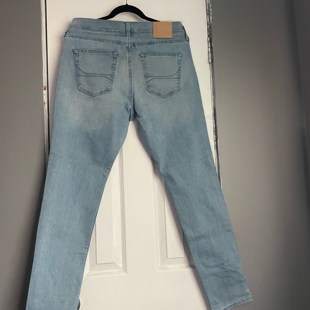 Hollister men slim straight jeans color: light blue